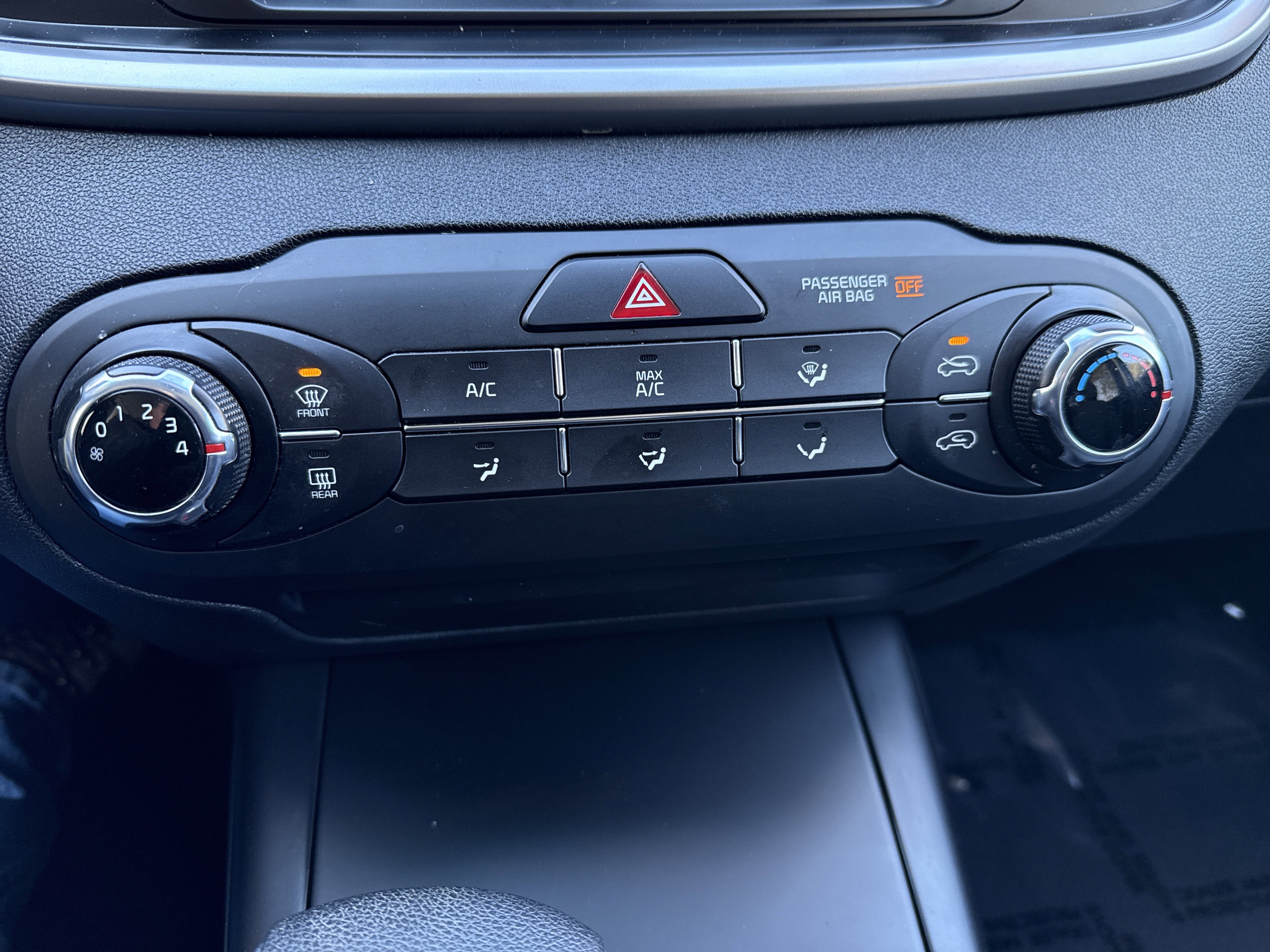 Used 2020 Kia Sorento AWD V6 image 26