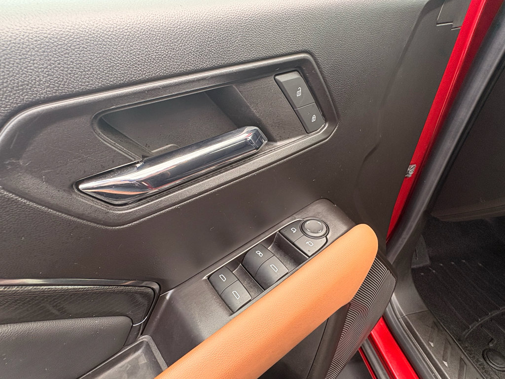 Used 2024 GMC Canyon AT4 AWD/4WD image 14