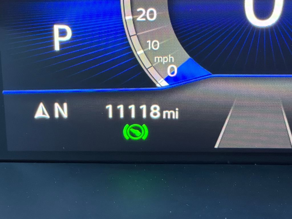 Used 2024 Volkswagen Taos SE w/ MDO Package image 22