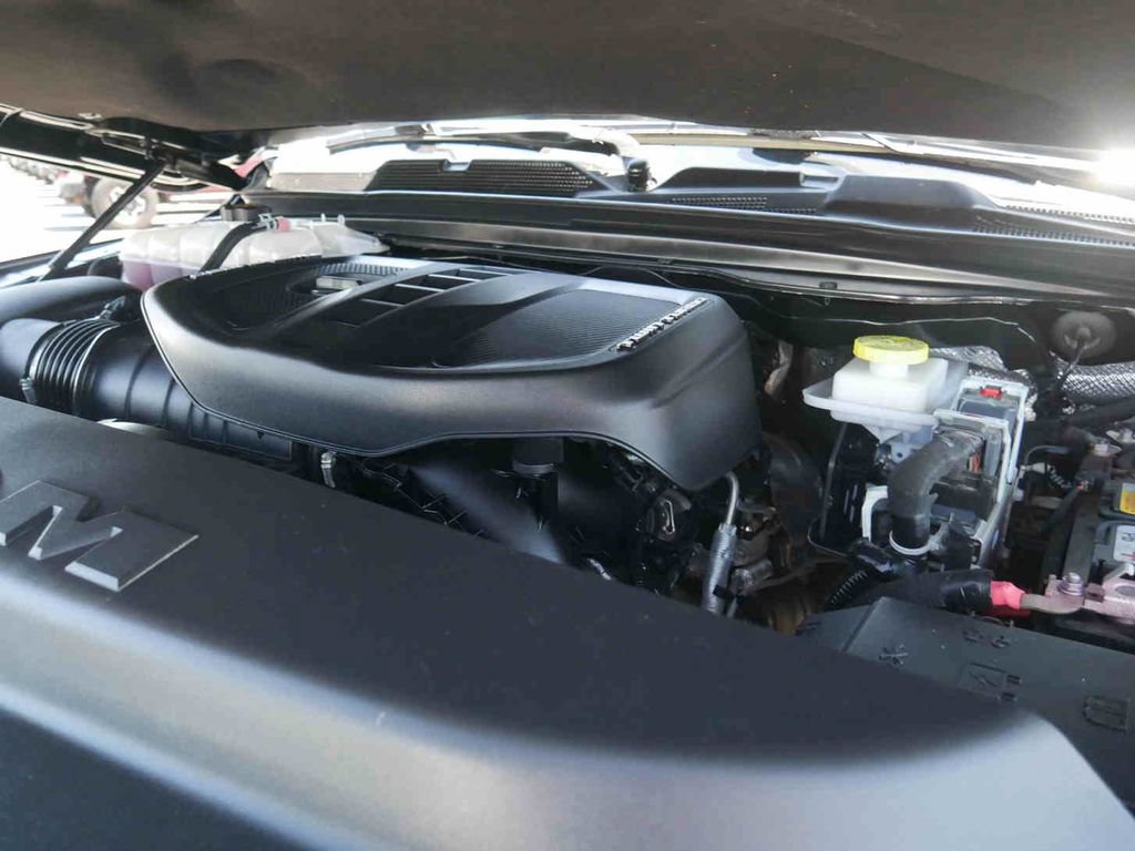 Used 2025 RAM 1500 Limited AWD/4WD image 14