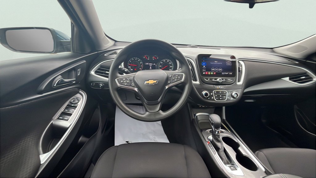 Used 2024 Chevrolet Malibu LT image 11