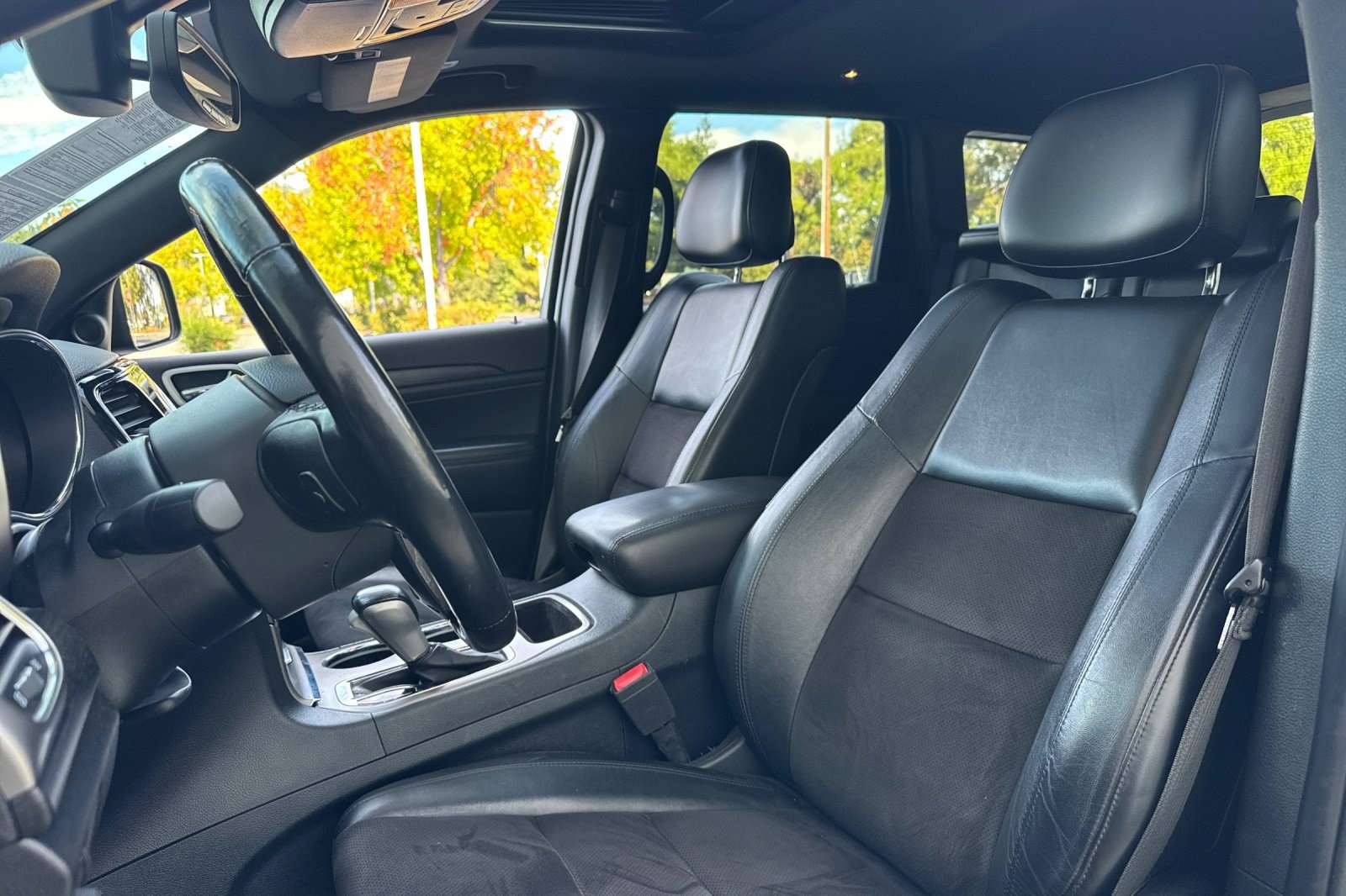 Used 2020 Jeep Grand Cherokee Altitude AWD/4WD image 5