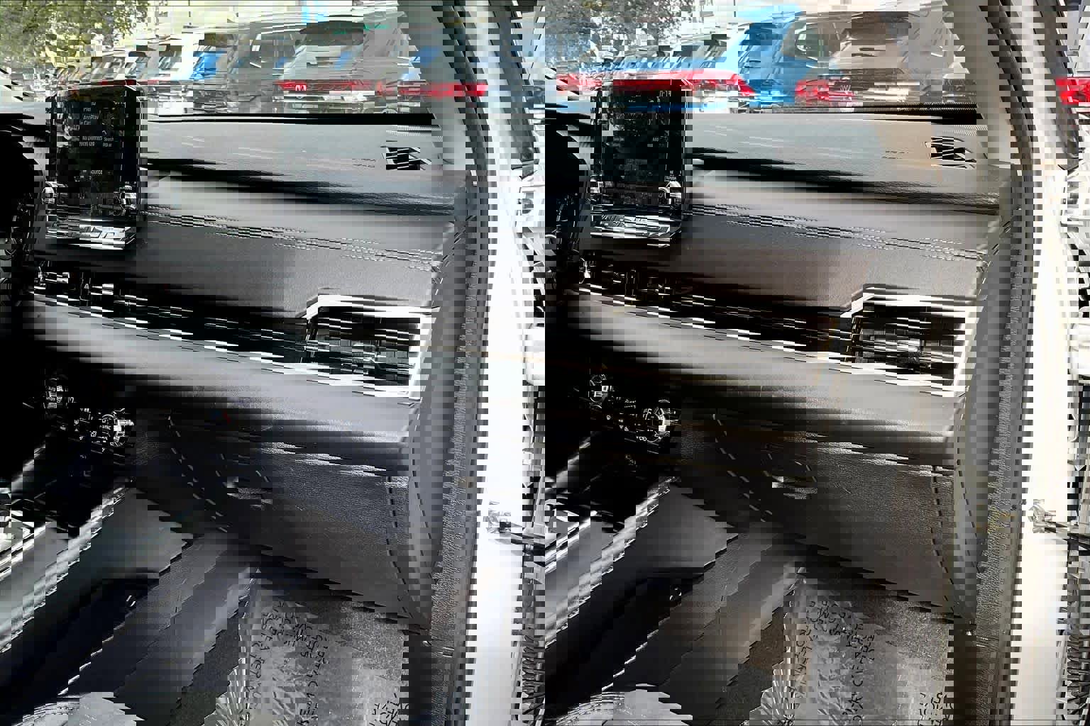 Used 2023 Mitsubishi Outlander SE image 18