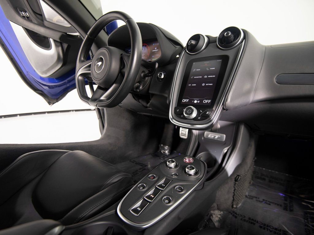Used 2020 McLaren GT image 22