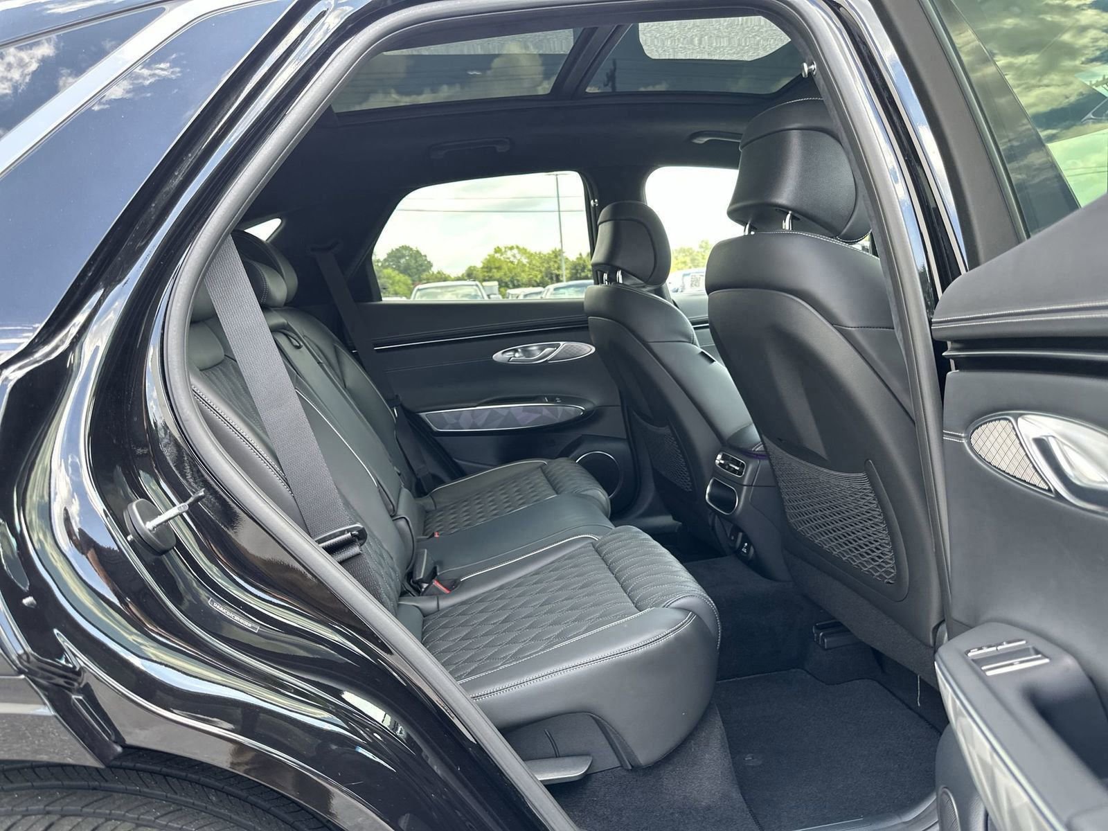 Used 2024 Genesis GV70 3.5T Sport w/ Sport Advanced Package image 12