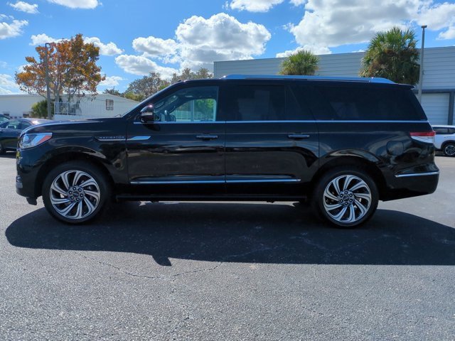 Used 2024 Lincoln Navigator L 4WD image 8
