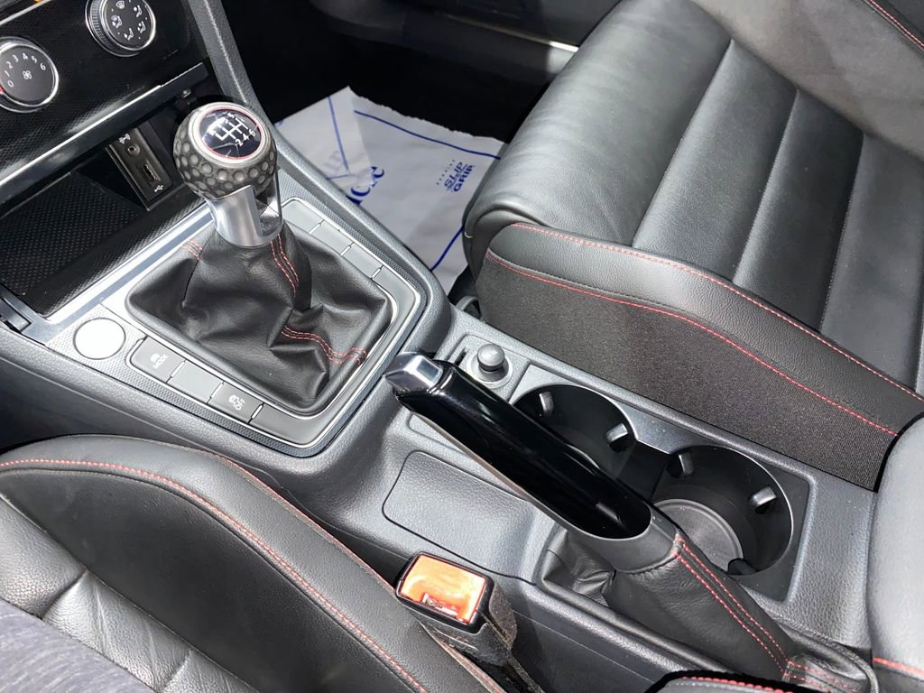 Used 2016 Volkswagen GTI SE FWD image 21