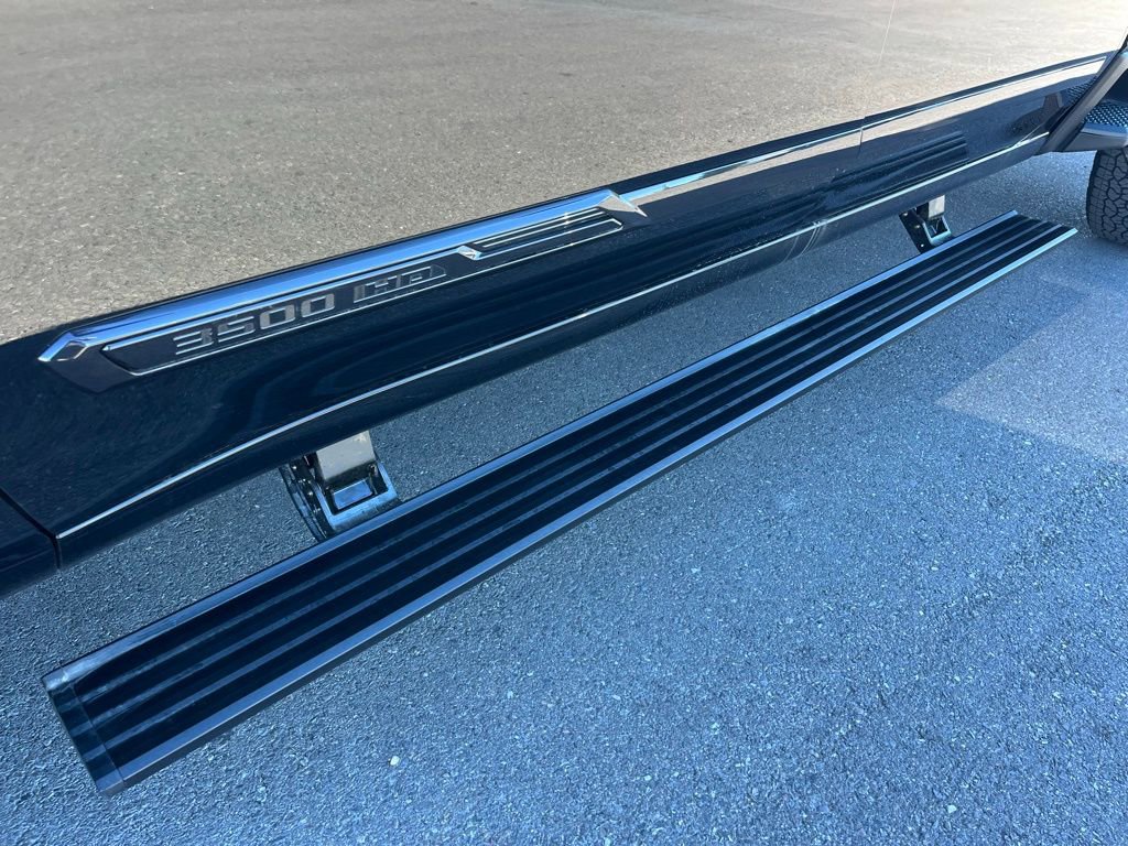 New 2026 Chevrolet Silverado 3500 High Country w/ Midnight Edition image 4