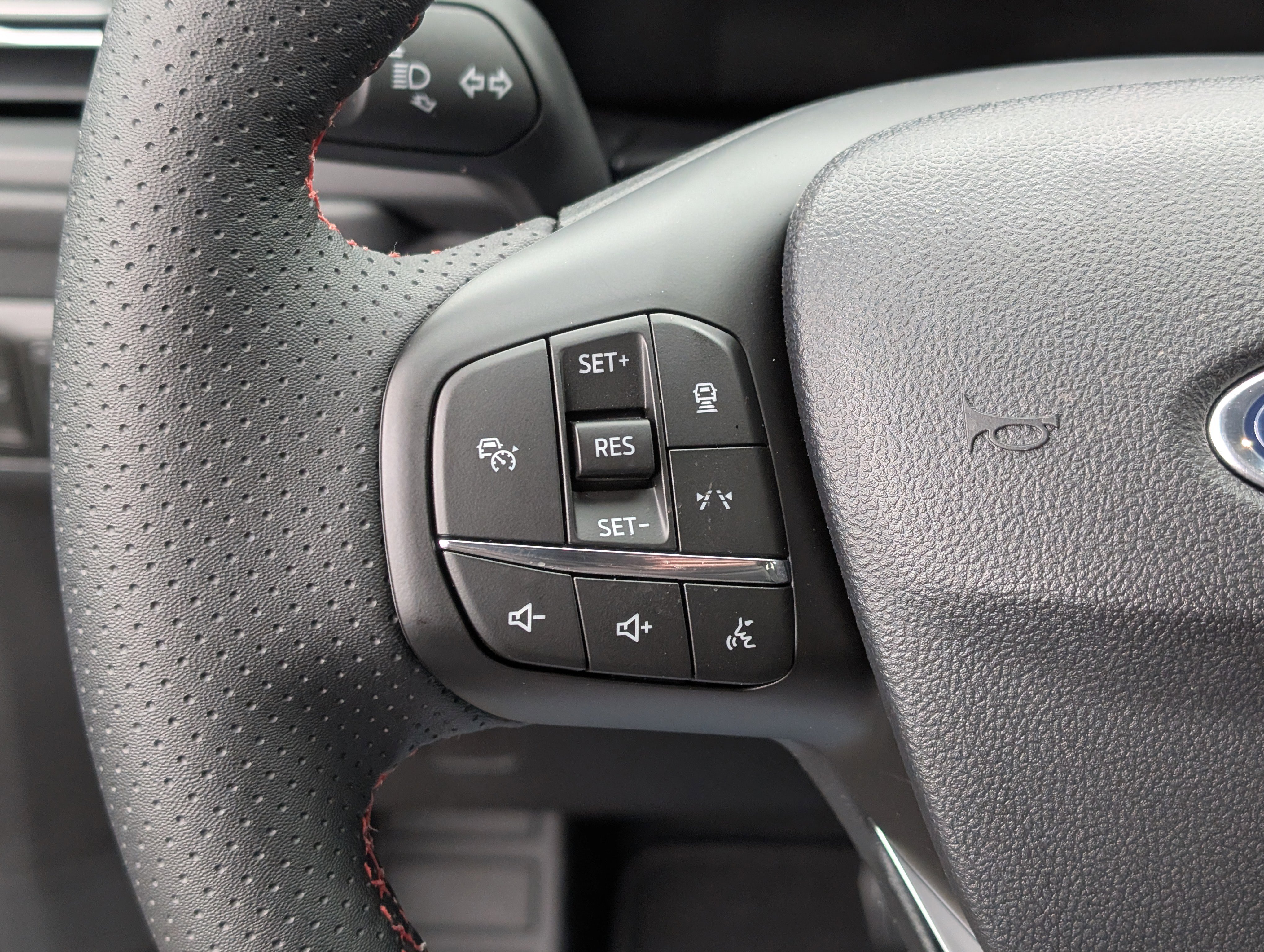 New 2026 Ford Escape ST-Line w/ Tech Pack #1 image 19