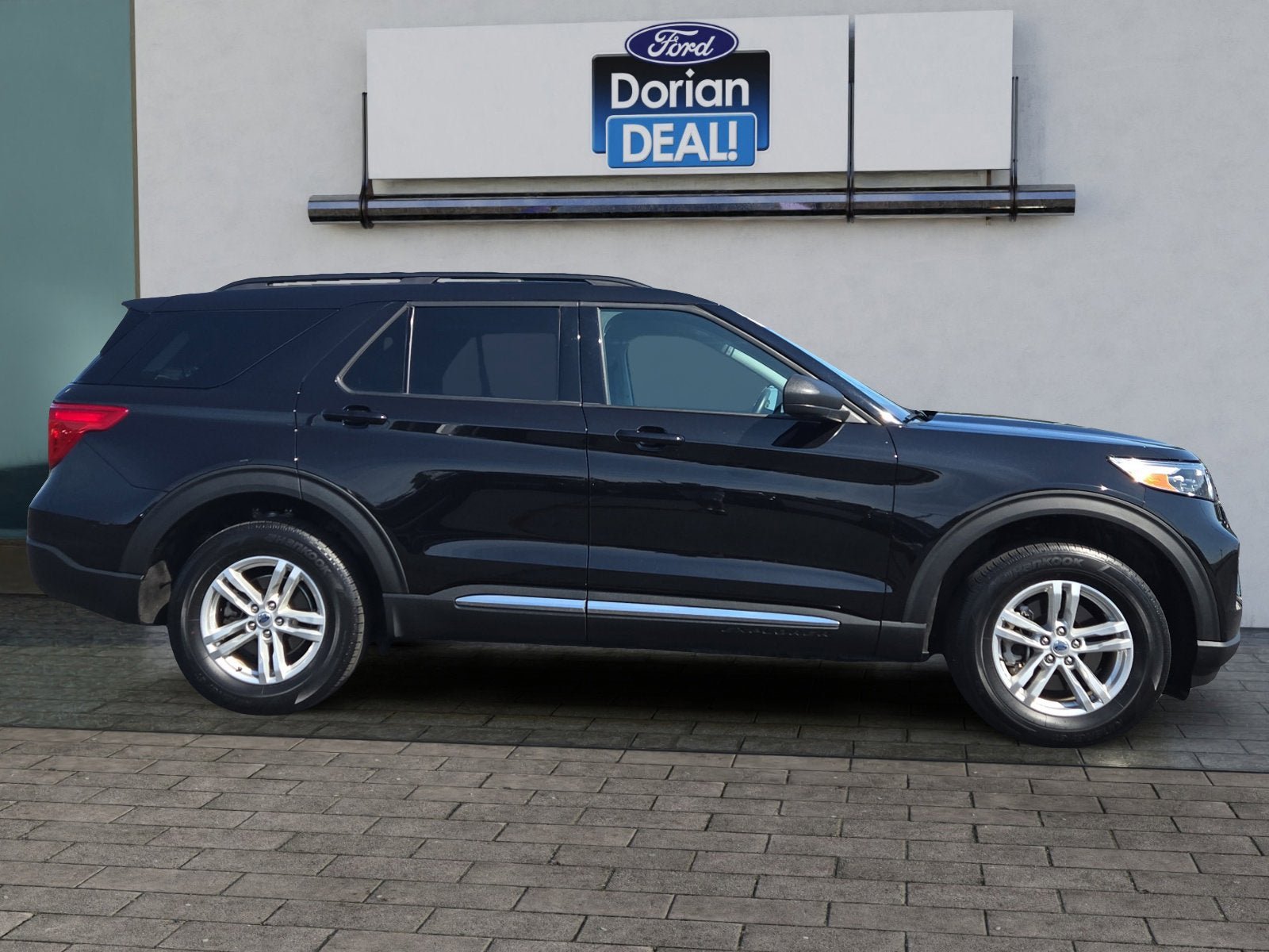 Certified 2023 Ford Explorer XLT w/ Equipment Group 202A AWD/4WD image 2