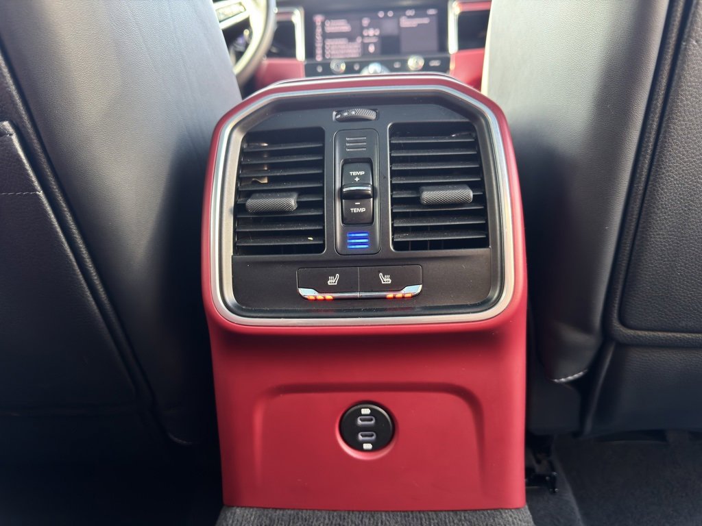 Used 2023 Porsche Macan image 38