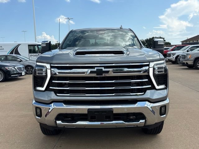 Used 2024 Chevrolet Silverado 2500 LTZ w/ LTZ Plus Package AWD/4WD image 8