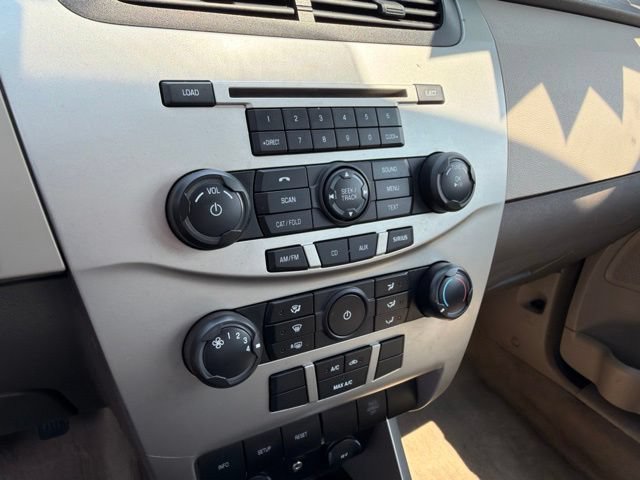 Used 2008 Ford Focus SES FWD image 16