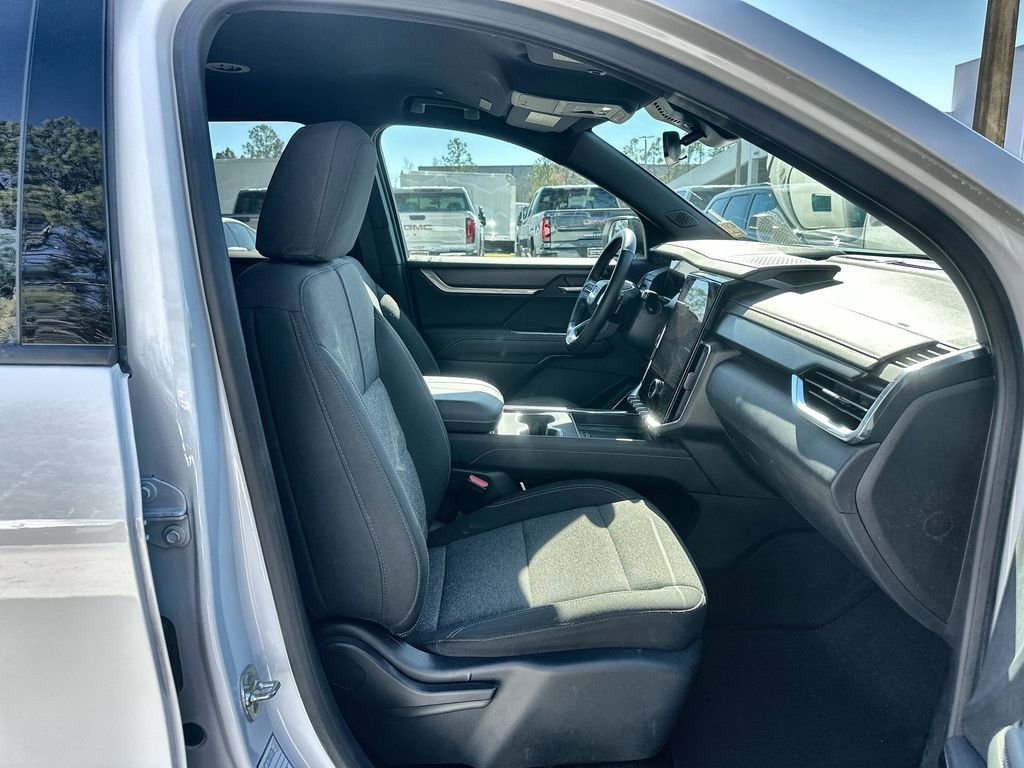 Used 2025 GMC Acadia Elevation image 27