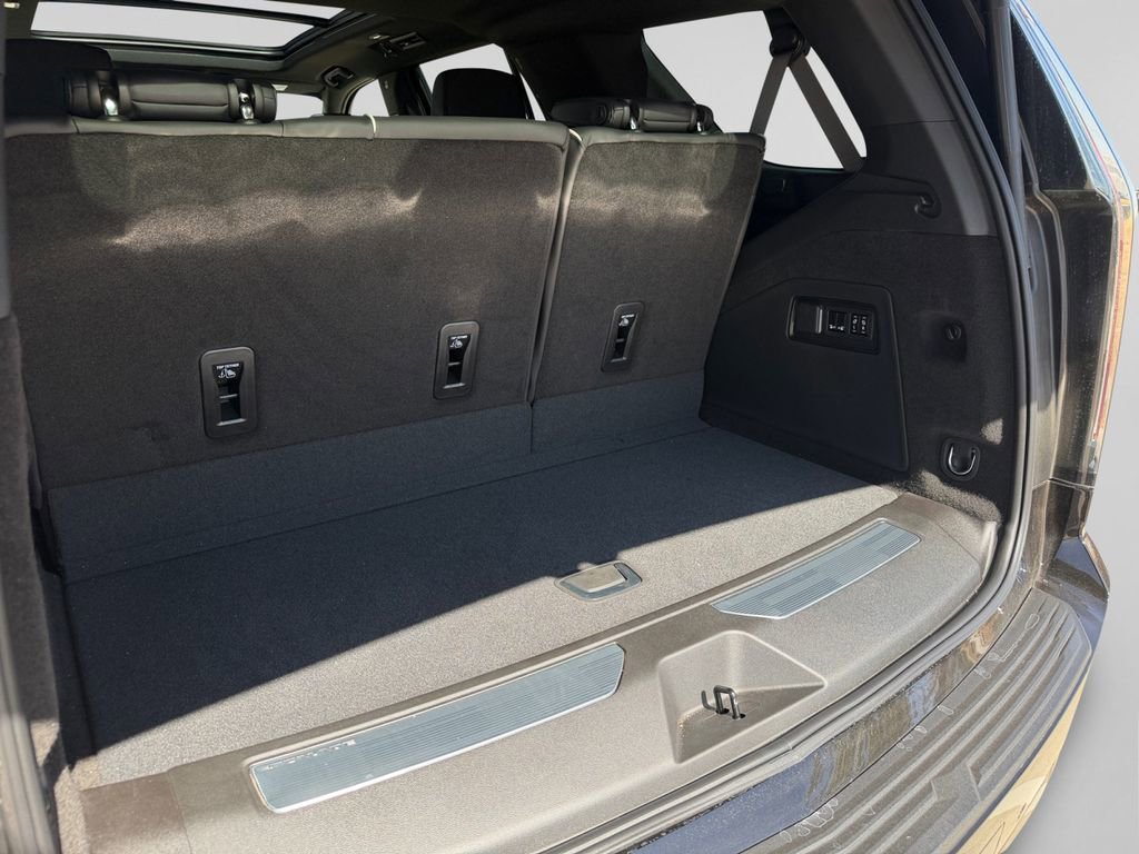 Used 2026 Cadillac Escalade Sport w/ Touring Package image 11