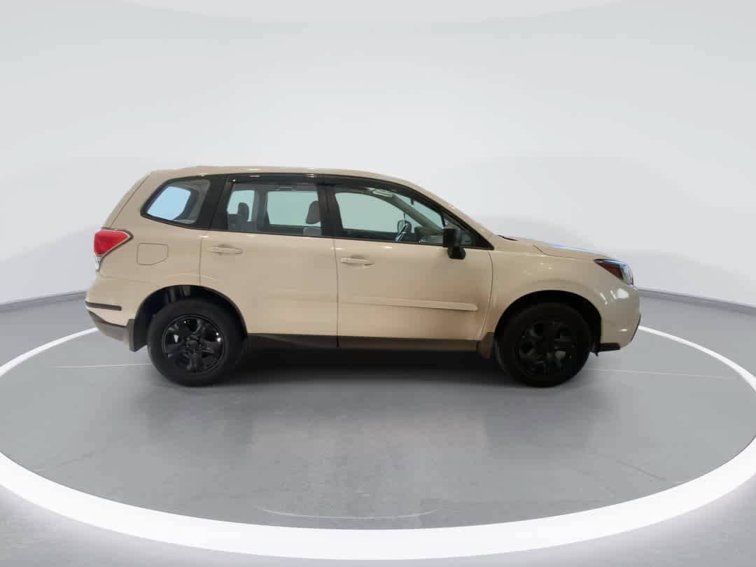 Used 2017 Subaru Forester 2.5i AWD/4WD image 9