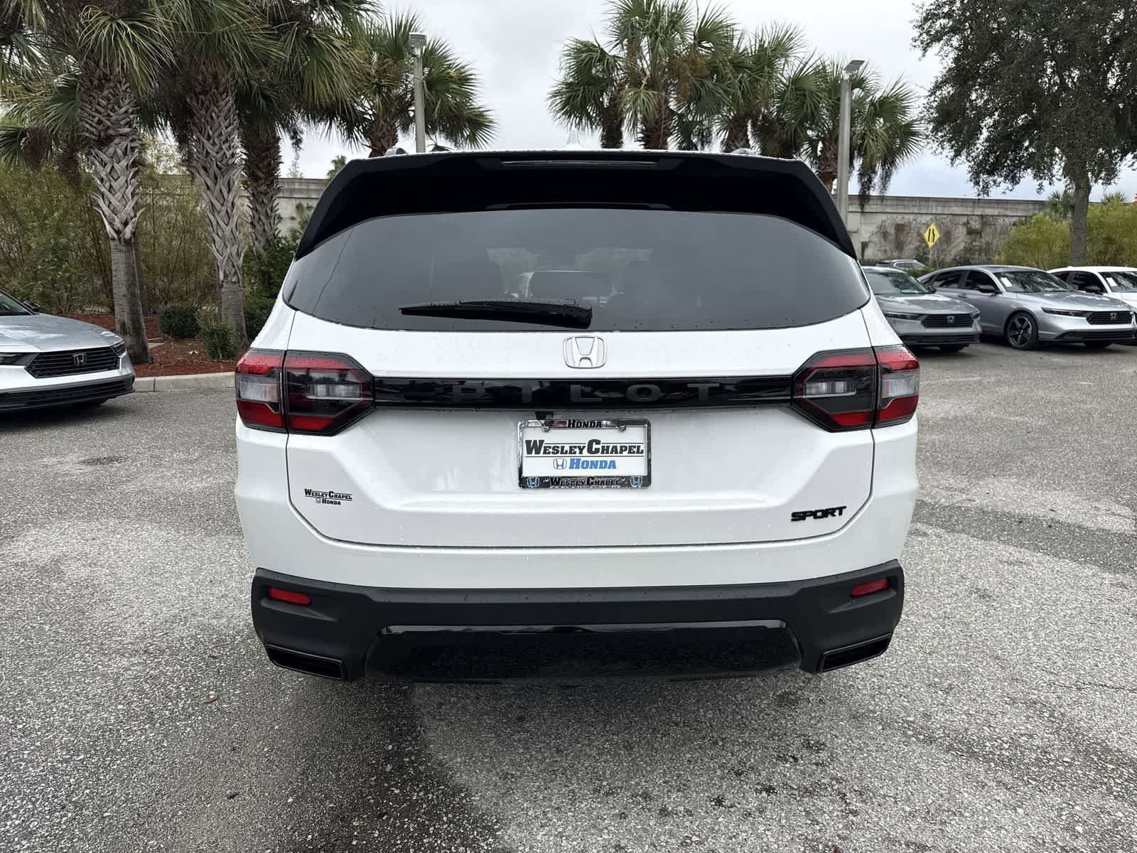 New 2026 Honda Pilot Sport image 5