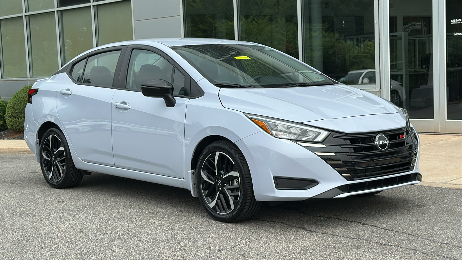 Certified 2023 Nissan Versa SR w/ Trunk Package FWD image 2