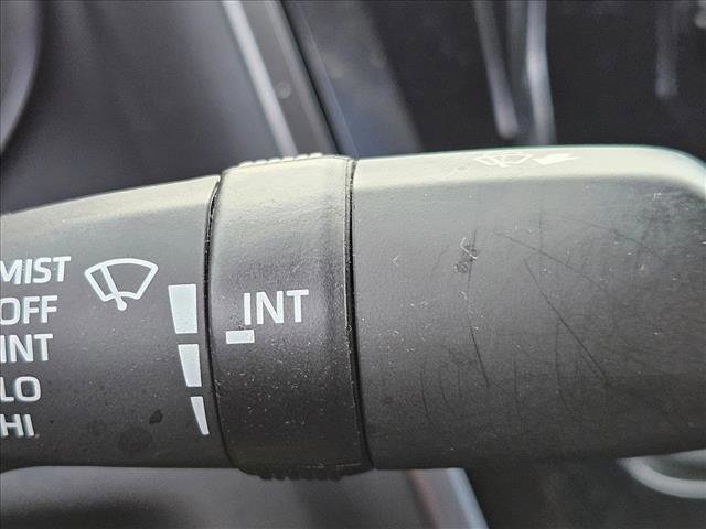 Used 2022 Toyota Camry SE FWD image 8