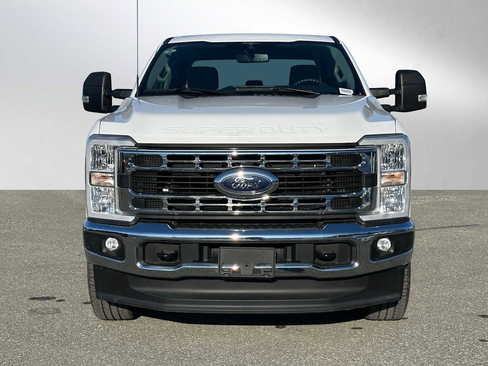 Used 2023 Ford F350 XLT w/ FX4 Off-Road Package image 8