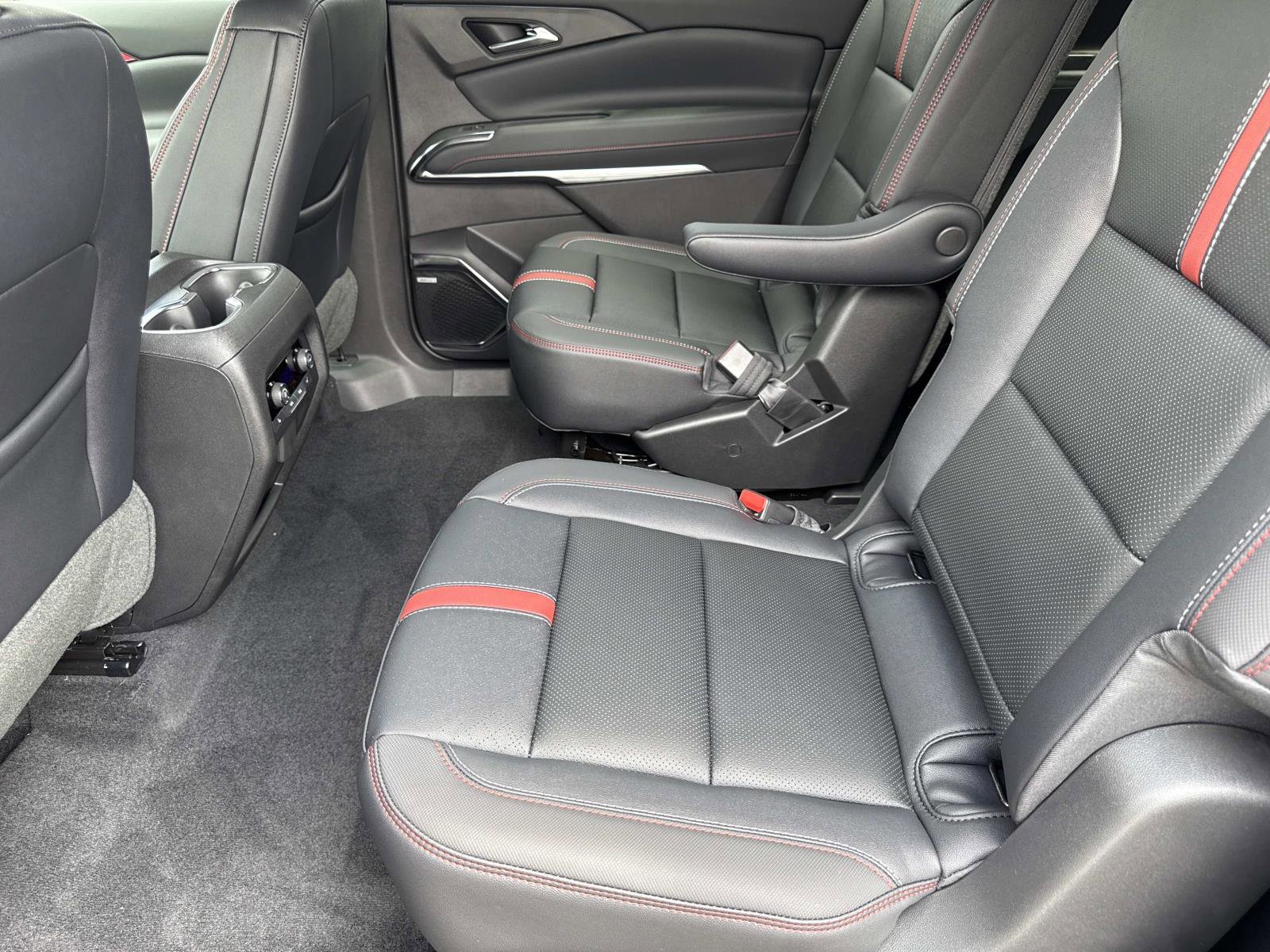 New 2026 Chevrolet Traverse RS image 10