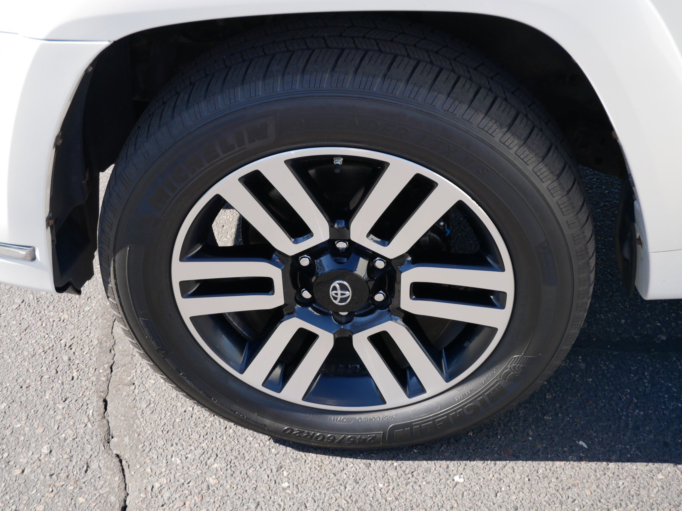 Used 2018 Toyota 4Runner Limited AWD/4WD image 15