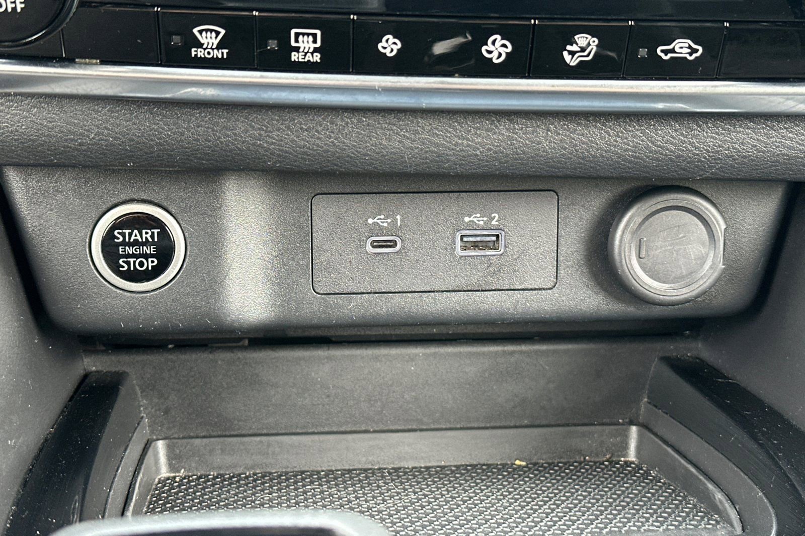 Used 2023 Nissan Rogue SV image 30