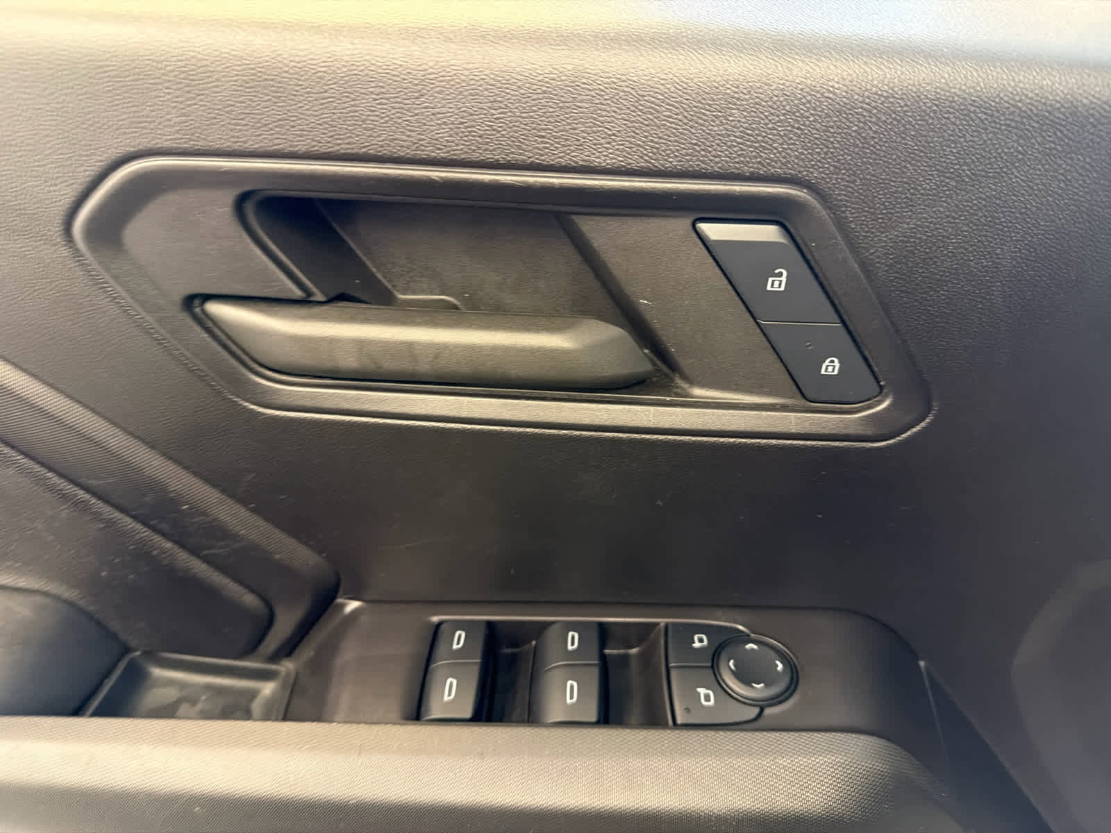 Used 2024 Chevrolet Colorado W/T image 17