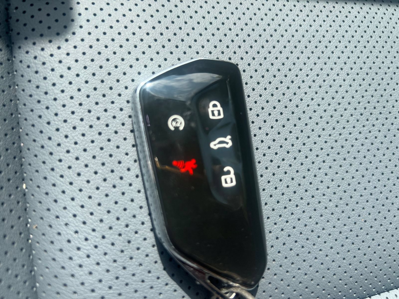 Used 2026 Volkswagen Tiguan SE FWD image 18