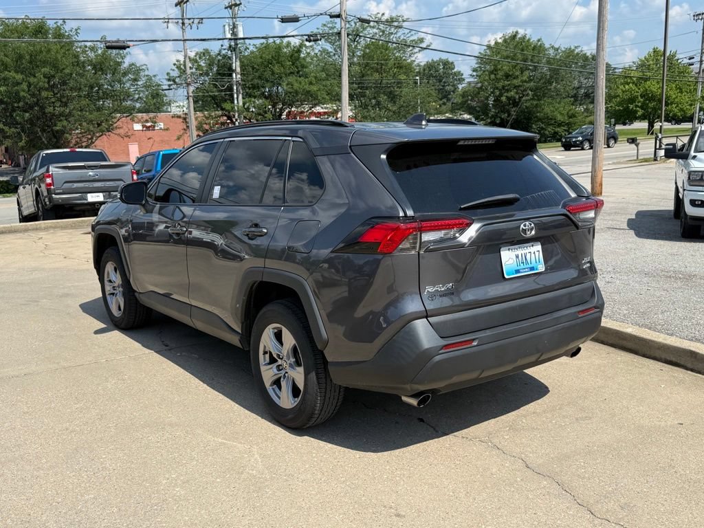 Used 2022 Toyota RAV4 XLE AWD/4WD image 8