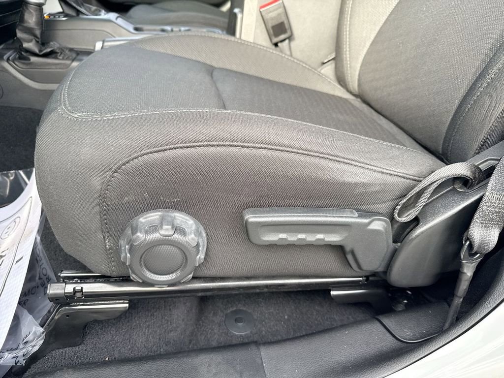 Used 2023 Jeep Wrangler Sport S image 12