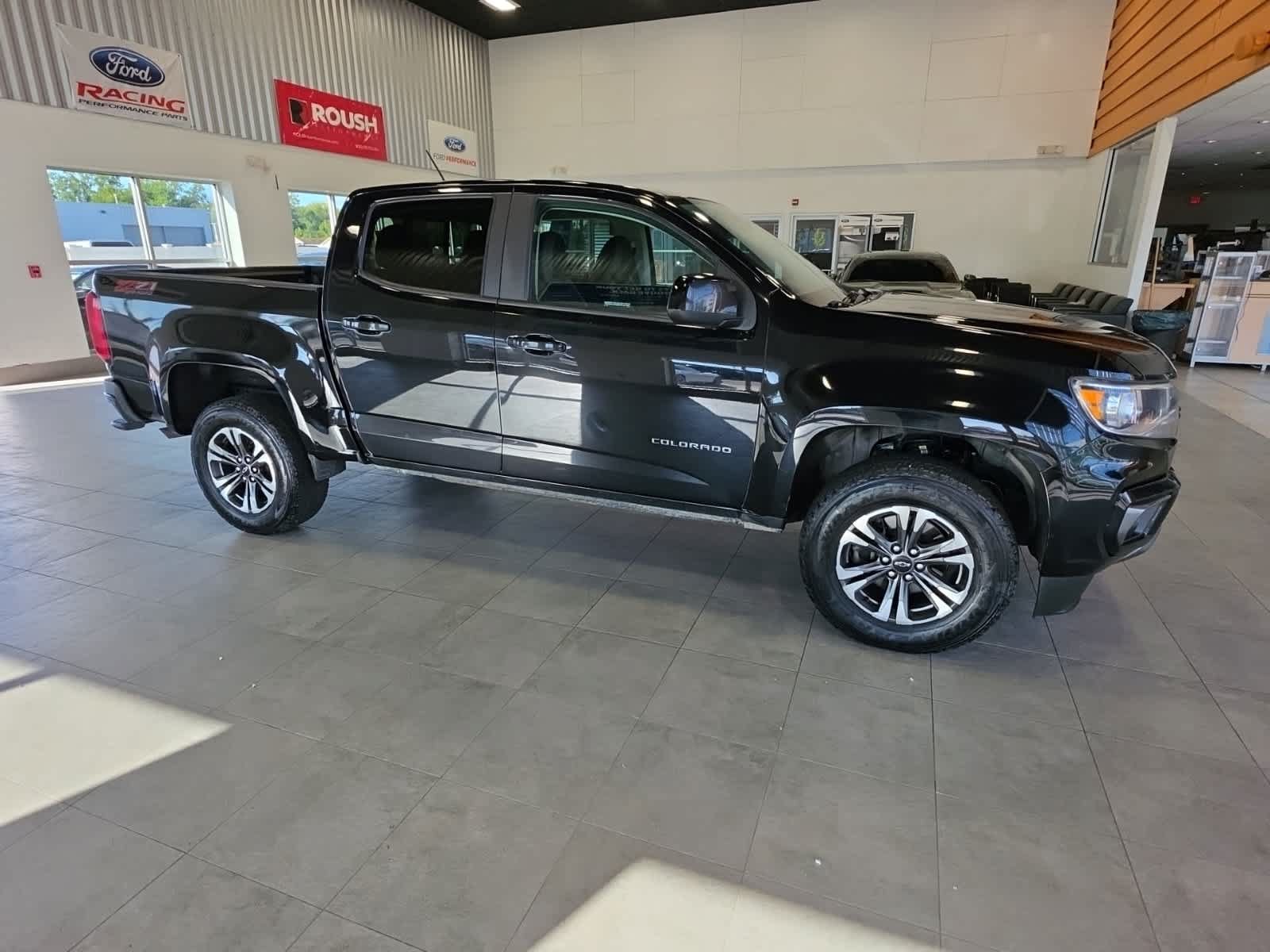 Used 2022 Chevrolet Colorado Z71 AWD/4WD image 7