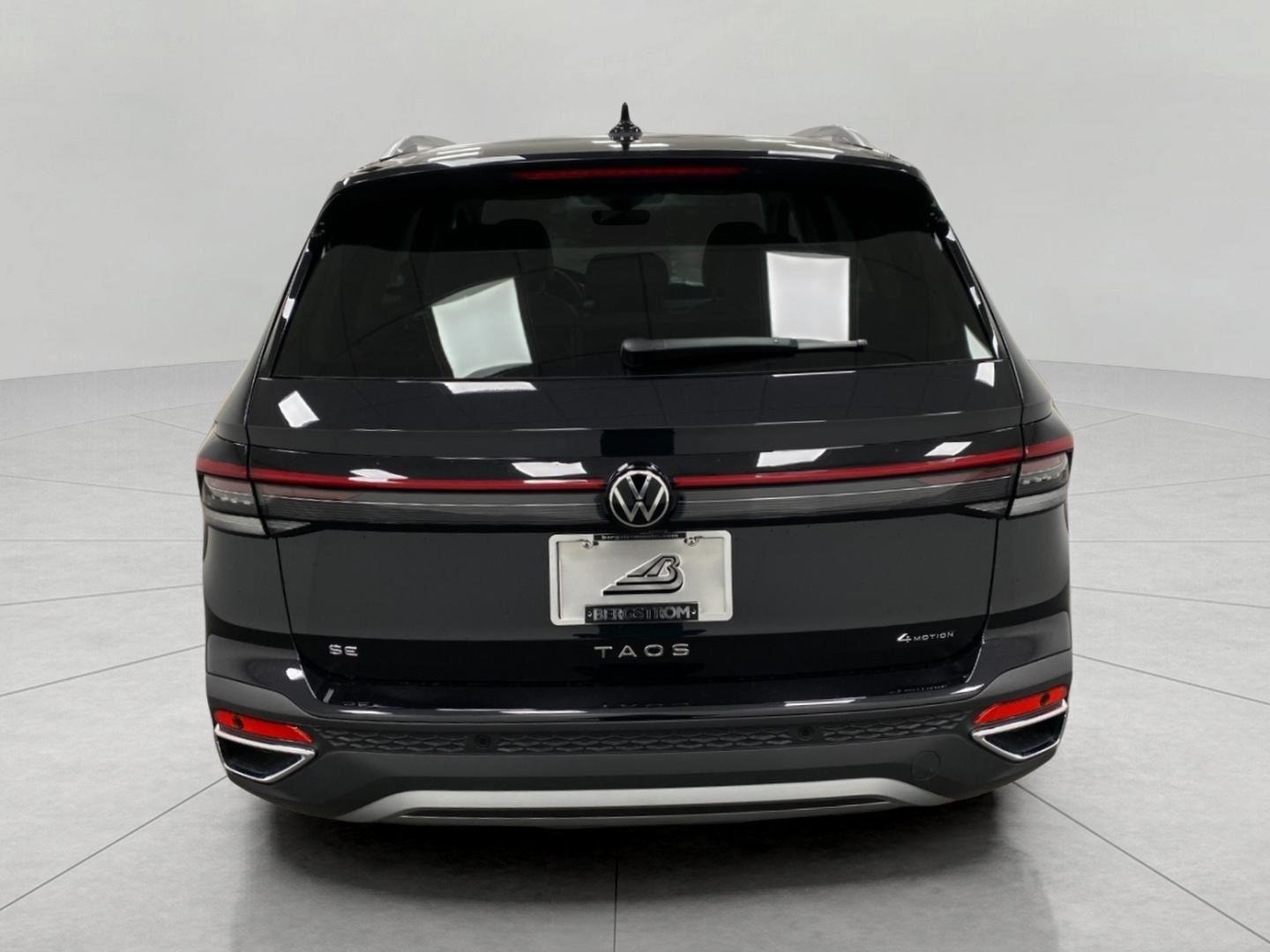 New 2026 Volkswagen Taos SE AWD/4WD image 34