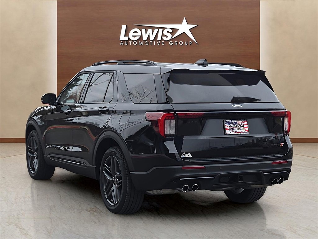 Used 2025 Ford Explorer ST image 4