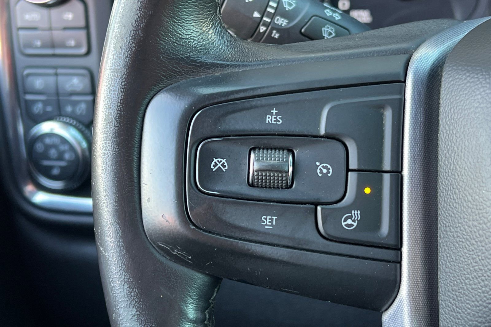 Used 2023 GMC Sierra 3500 SLT w/ SLT Premium Package image 33