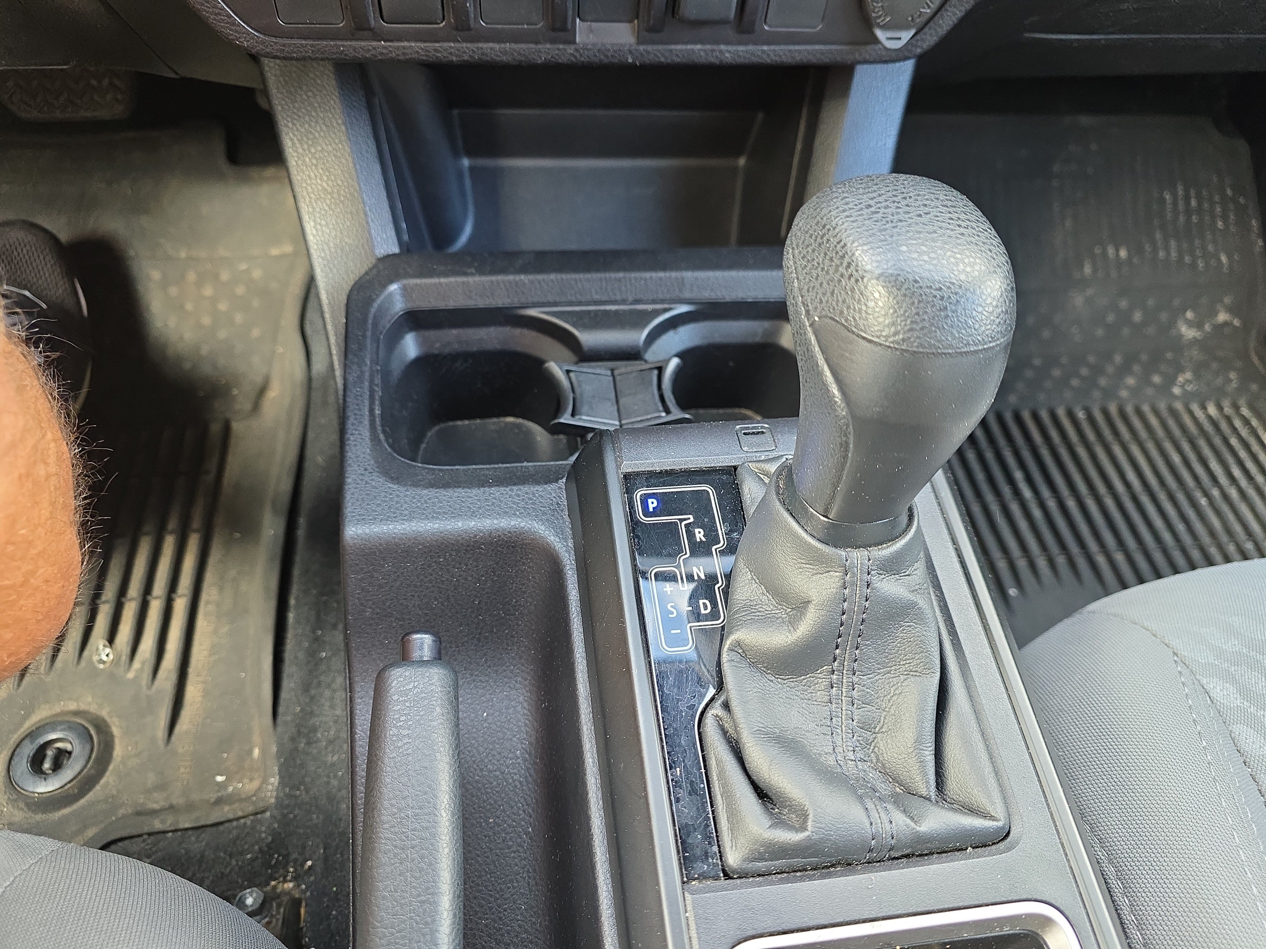 Used 2022 Toyota Tacoma SR AWD/4WD image 24