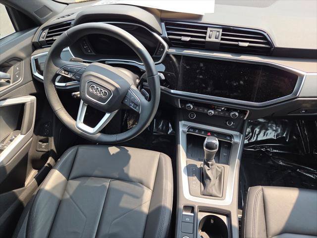 Certified 2025 Audi Q3 2.0T Premium Plus w/ Premium Plus Package AWD/4WD image 35