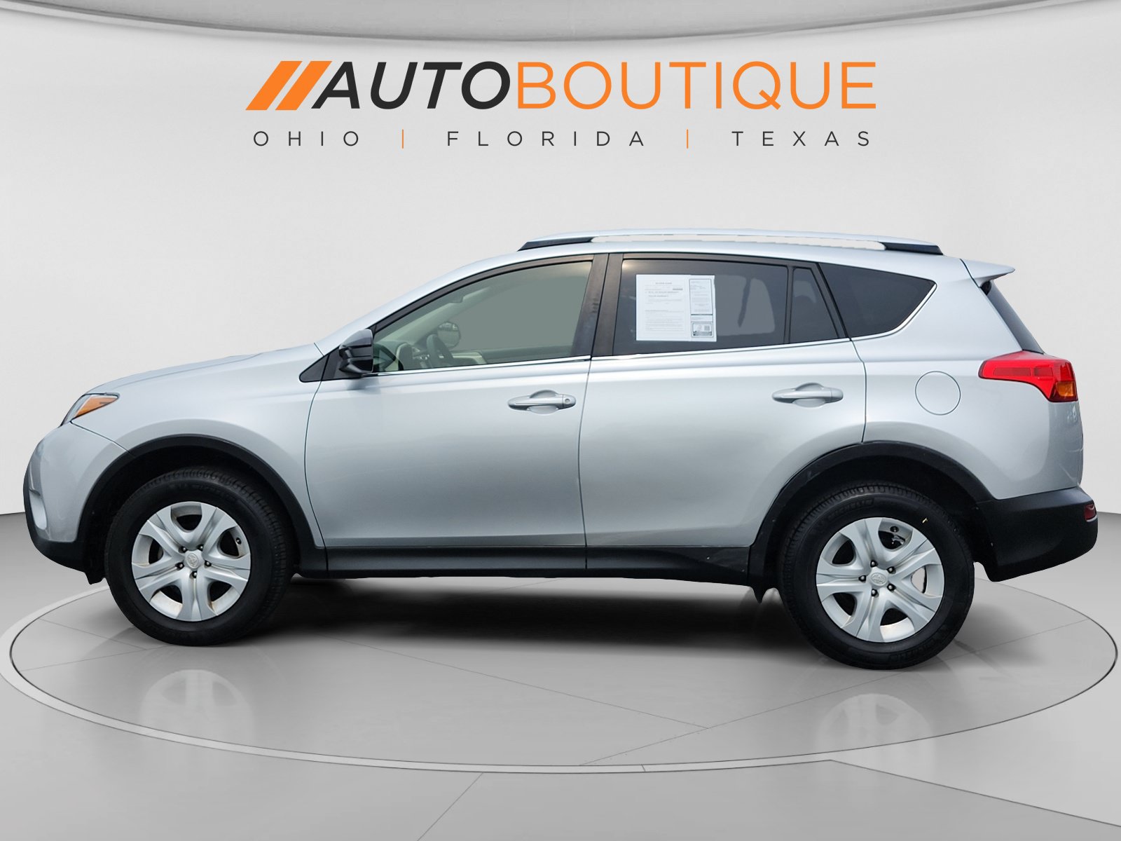 Used 2015 Toyota RAV4 LE FWD image 2