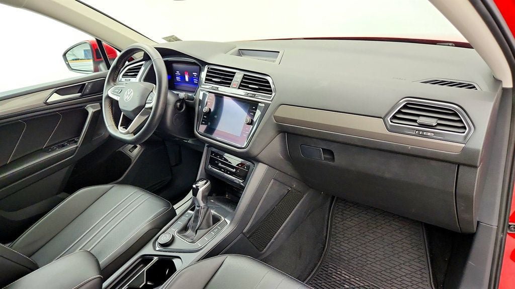 Used 2022 Volkswagen Tiguan SE AWD/4WD image 23