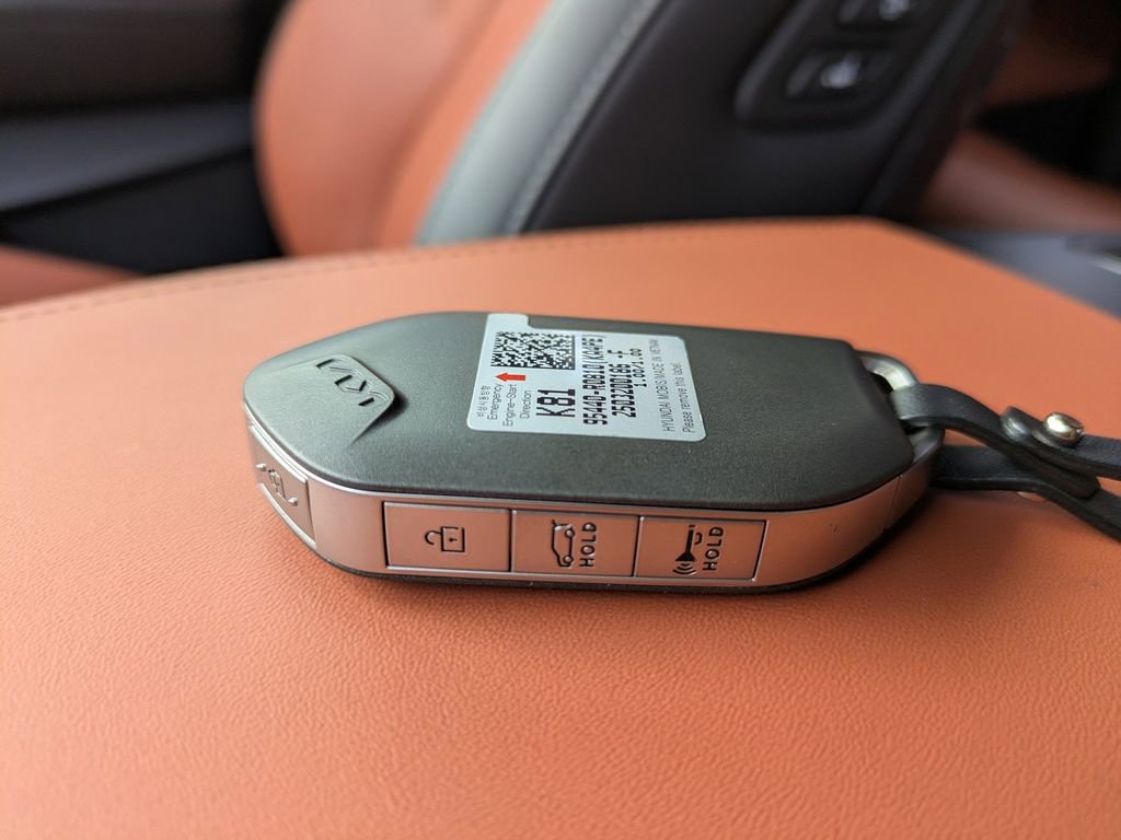 Used 2026 Kia Carnival EX image 34