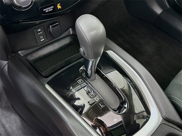 Used 2016 Nissan Rogue SV w/ SV Moonroof Package image 24