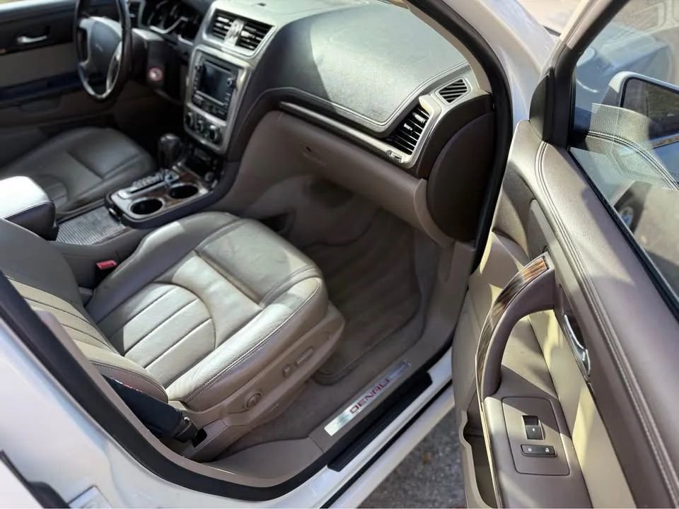 Used 2014 GMC Acadia Denali image 12