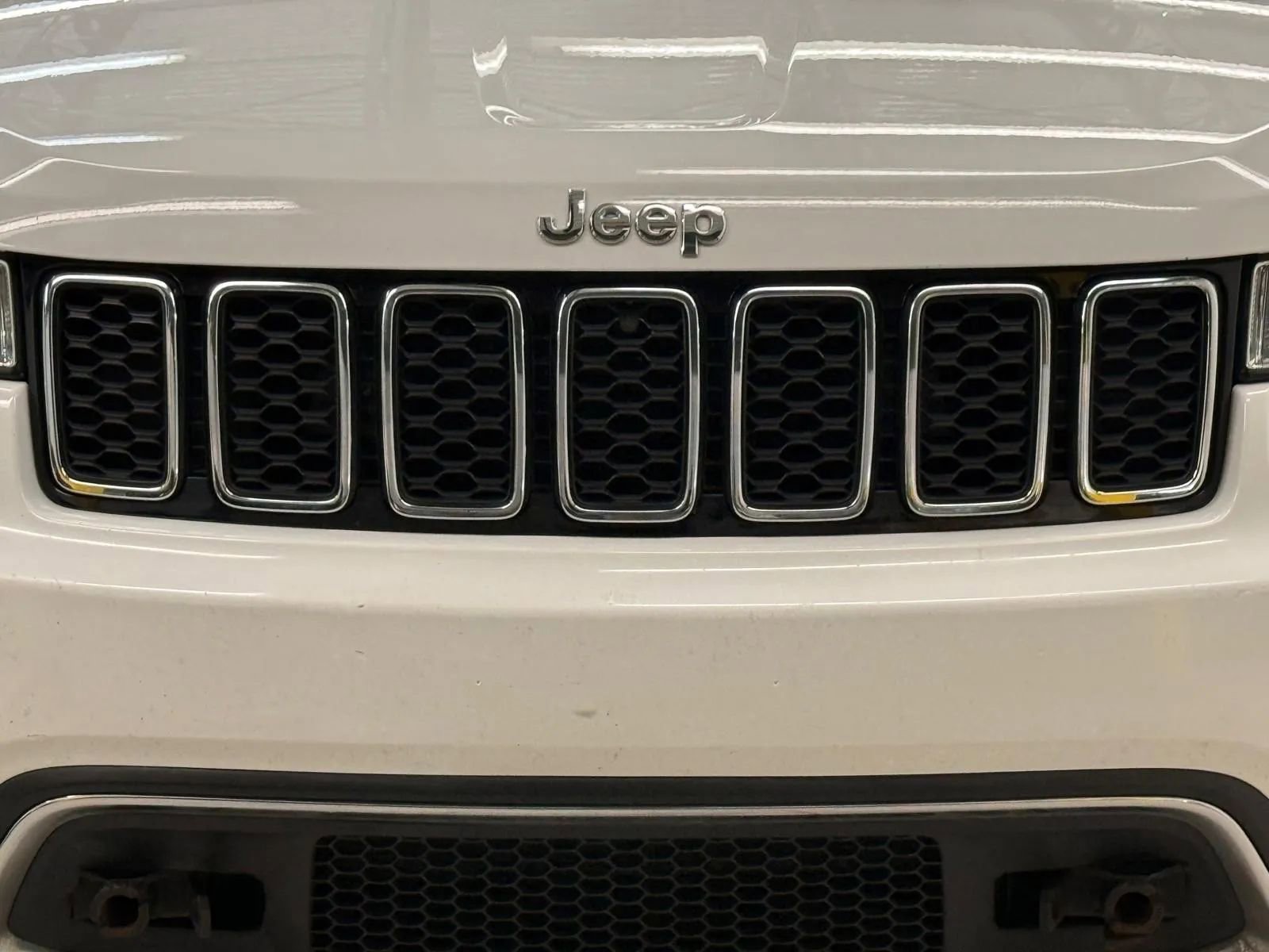 Used 2017 Jeep Grand Cherokee Limited w/ Trailer Tow Group IV AWD/4WD image 6