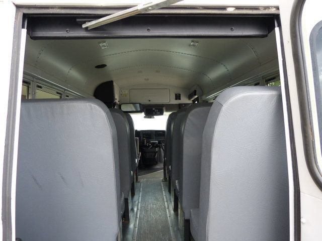 Used 2007 Chevrolet Express 3500 w/ School Bus Package RWD image 16