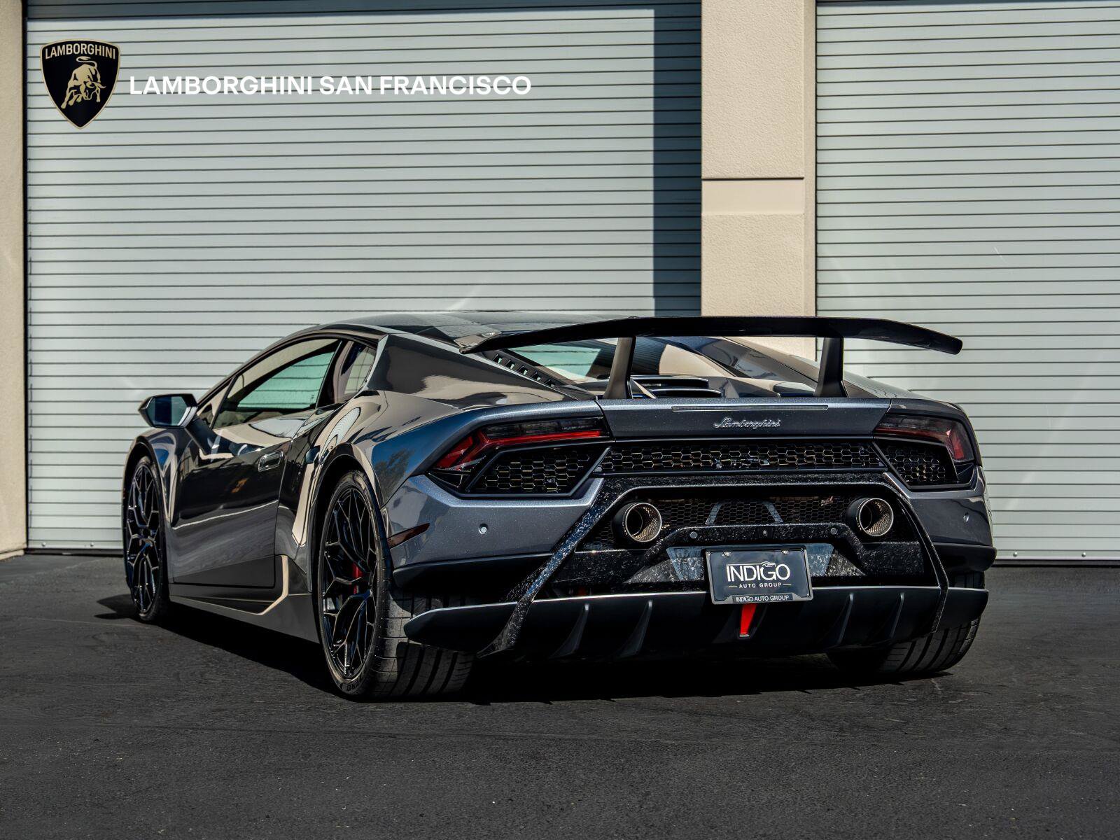 Used 2018 Lamborghini Huracan Performante AWD/4WD image 13