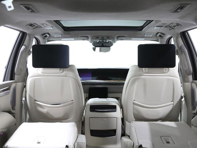 Certified 2025 Cadillac Escalade ESV Sport Platinum image 26