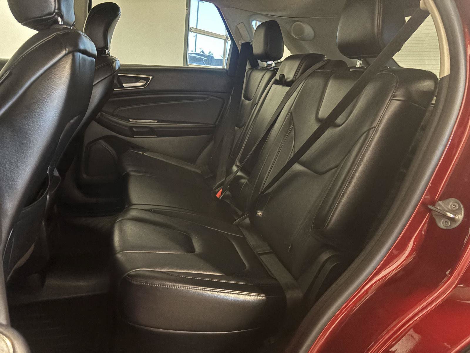 Used 2015 Ford Edge Titanium AWD/4WD image 33