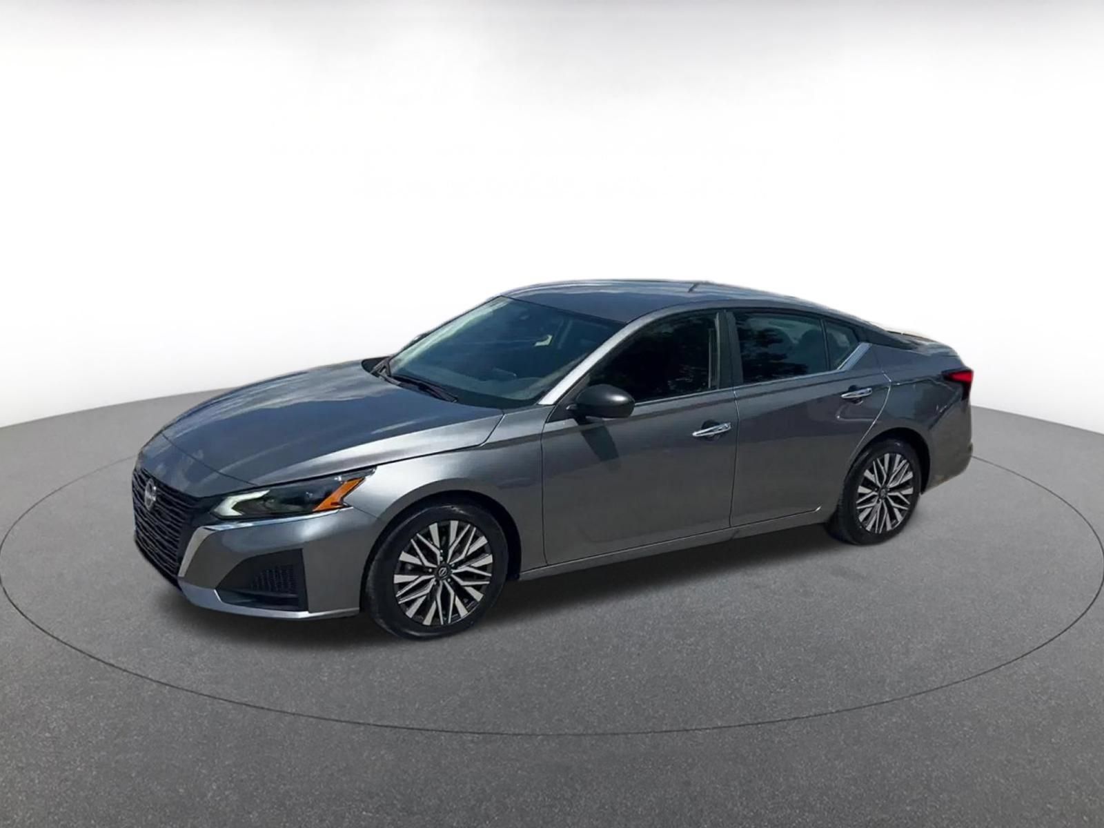 Used 2025 Nissan Altima 2.5 SV FWD image 6