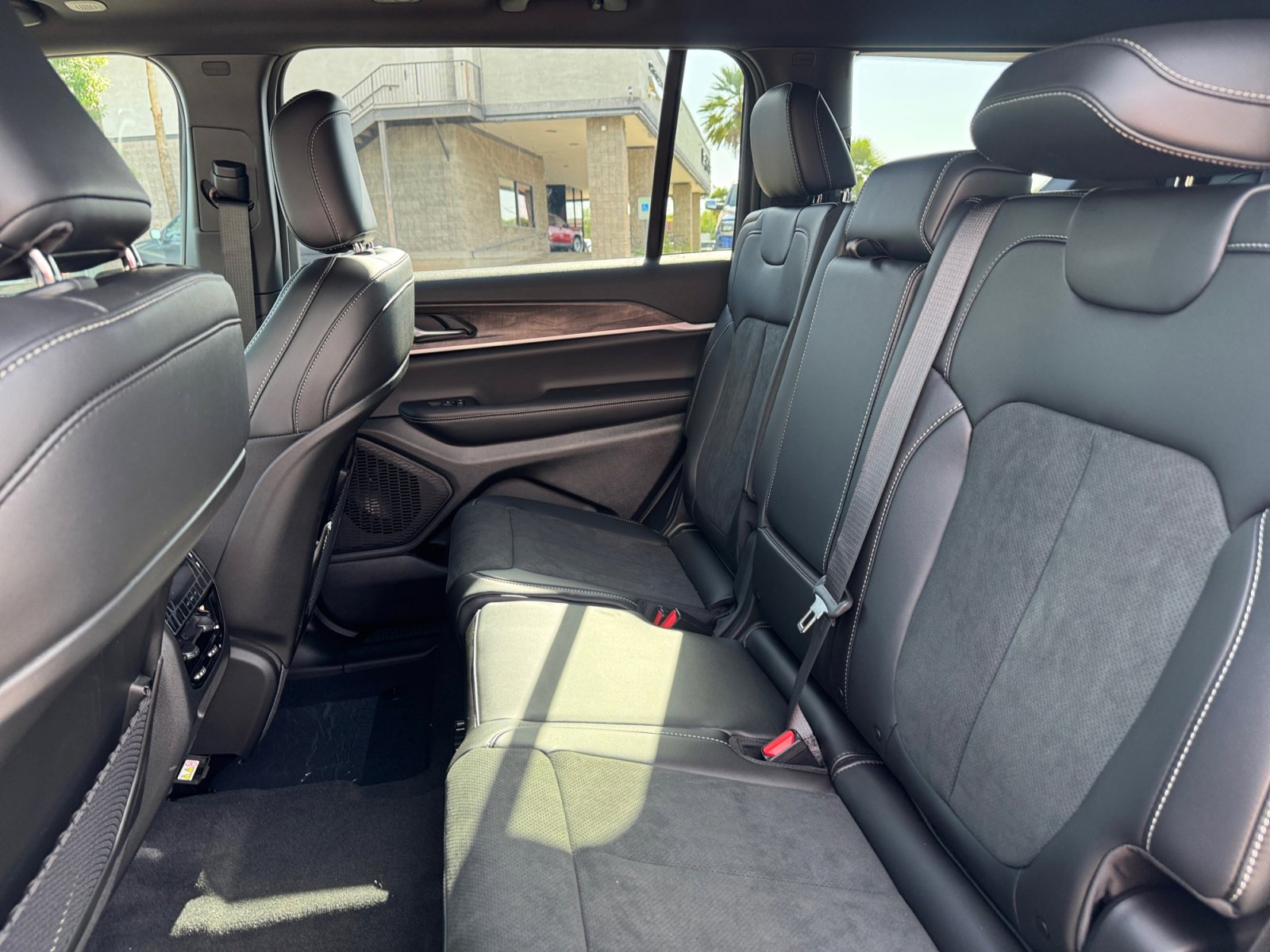 New 2026 Jeep Grand Cherokee L 2WD image 17