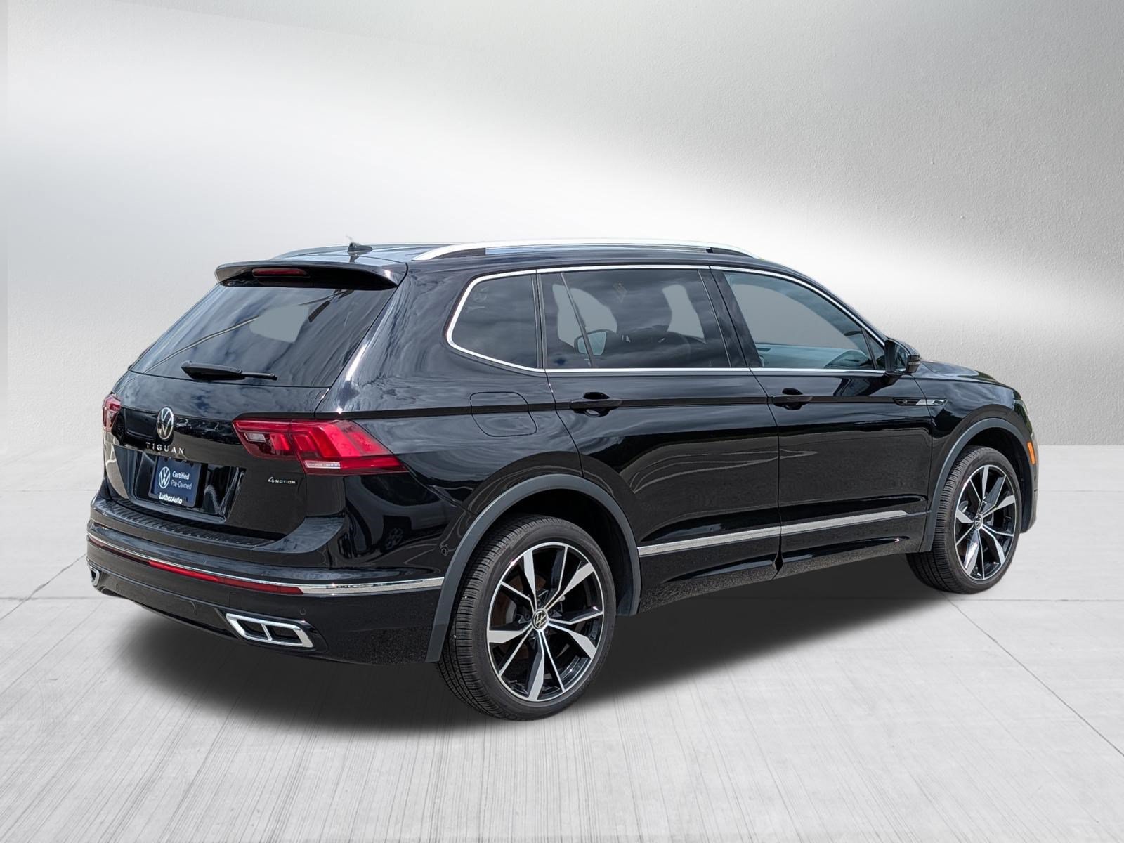Certified 2023 Volkswagen Tiguan SEL R-Line AWD/4WD image 7